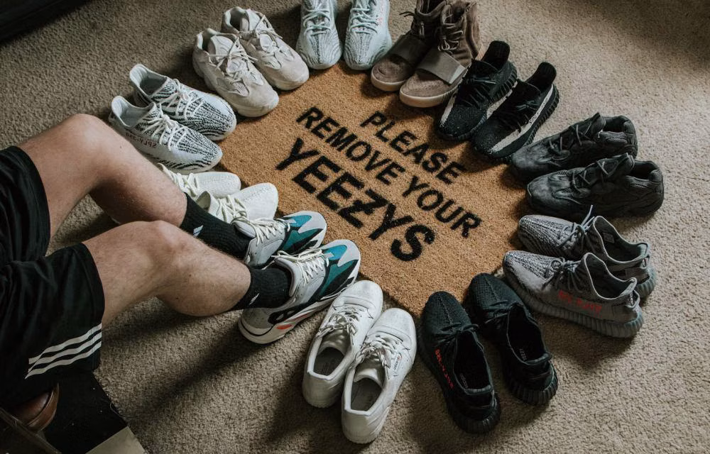 Sneakers: Dari Alas Kaki Ke Simbol Gaya Hidup Anak Muda