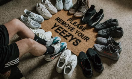 Sneakers: Dari Alas Kaki Ke Simbol Gaya Hidup Anak Muda