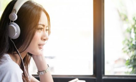 Mendengarkan Musik Dan Kerja Lebih Efektif: Apakah Benar?