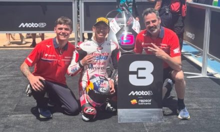 Momen Veda Ega Pratama Hindari Siraman Sampanye Di Moto3 Brasil