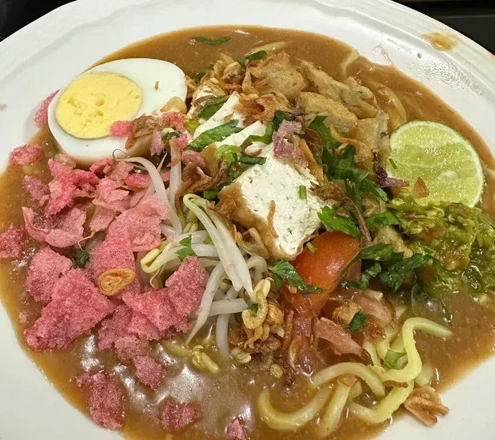 Mie Rebus Medan: Sensasi Rasa Yang Tak Pernah Membosankan