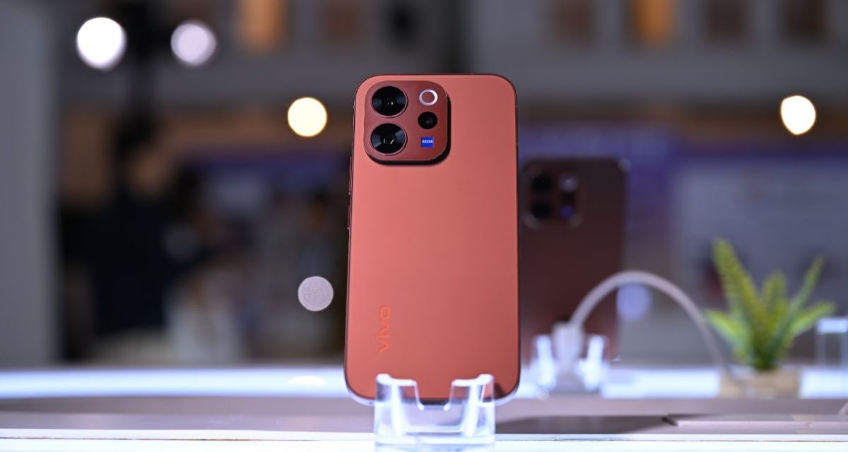 Vivo V70 12GB/512GB Resmi Hadir Di Indonesia