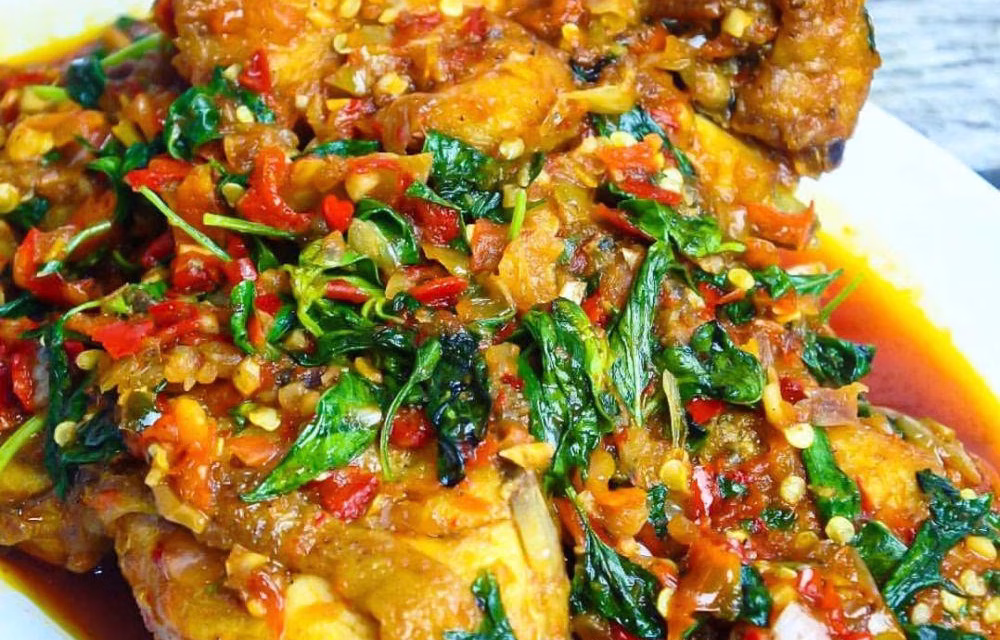 Ayam Sambal Kemangi: Kuliner Pedas Yang Wajib Anda Coba!