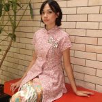 Inspirasi Fashion Hari Kartini: Soft Pink, Feminin, Dan Fresh
