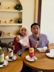 Nycta Gina Dan Kinos Seru-Seruan Kulineran, Blok M Jadi Saksi!