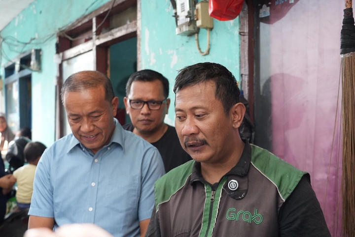 Ojol Sulis Viral Usai Panjat Truk Dishub, Kisahnya Bikin Terharu