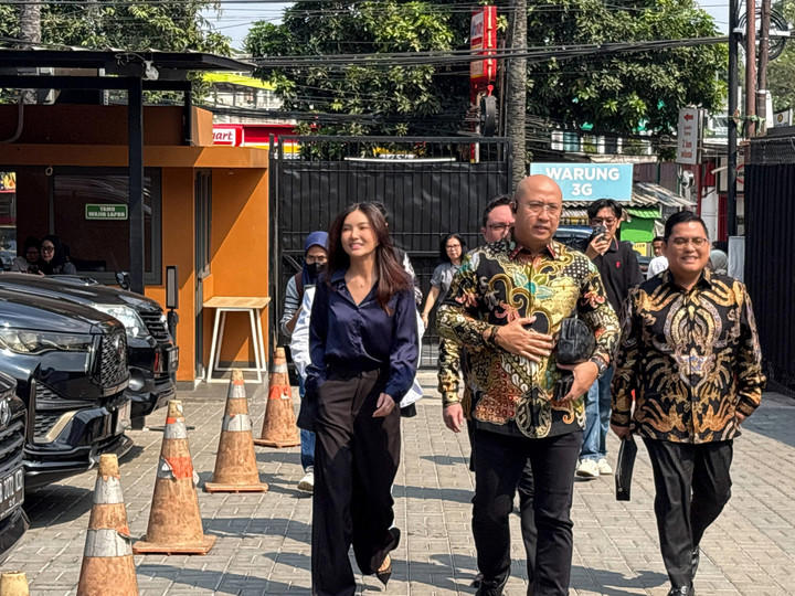 Sarwendah Dan Ruben Onsu Bertemu Di Sidang Hak Asuh Anak