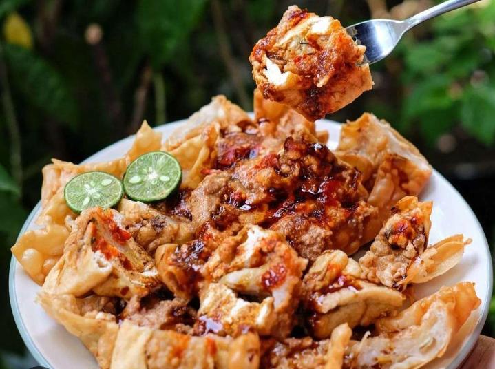 Batagor, Kuliner Khas Bandung Yang Gurih & Menggugah Selera
