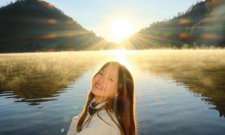 Cantiknya Bella Graceva Saat Nikmati Sunrise Di Ranu Kumbolo