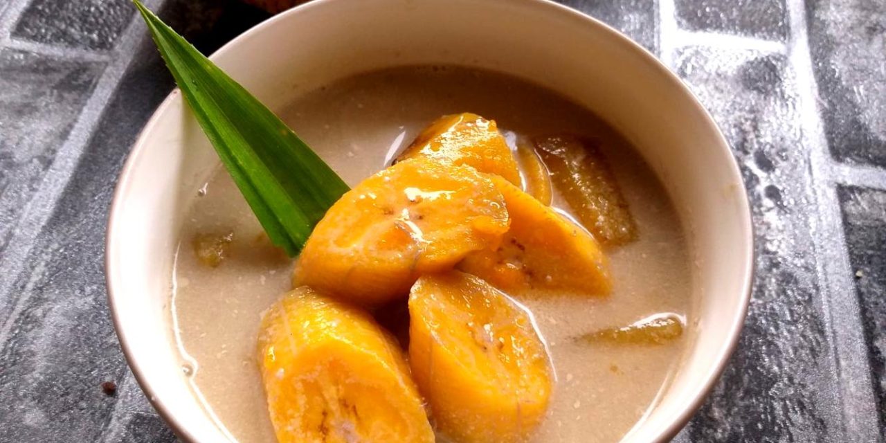 Bukan Takjil Biasa! Kolak Pisang Manis Gurih Bikin Nagih