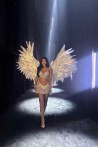 Fantastis Banget! Fantasy Bra Kylie Jenner Bernilai US$50 Juta
